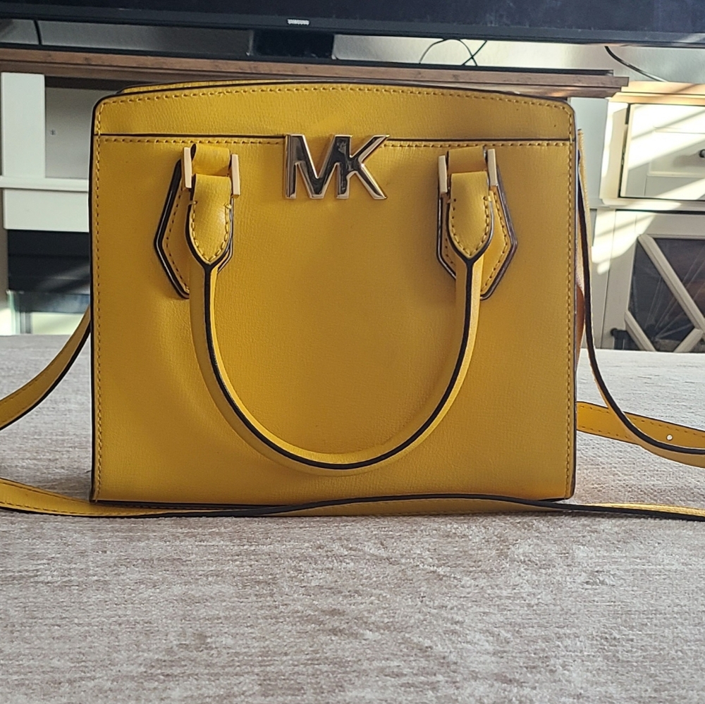 Michael Kors yellow leather messenger handbag purse. Crossbody